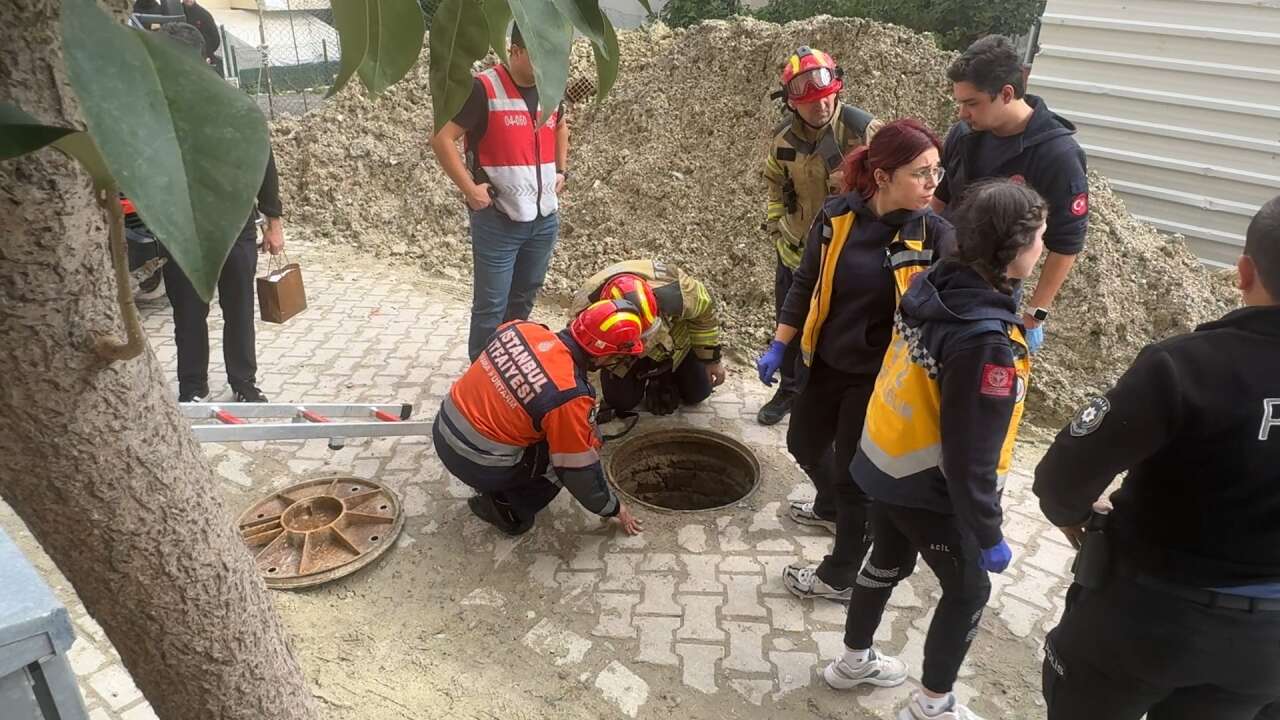 76 yaşındaki kadın rögar boşluğuna düştü! Mahalleli isyan etti 3